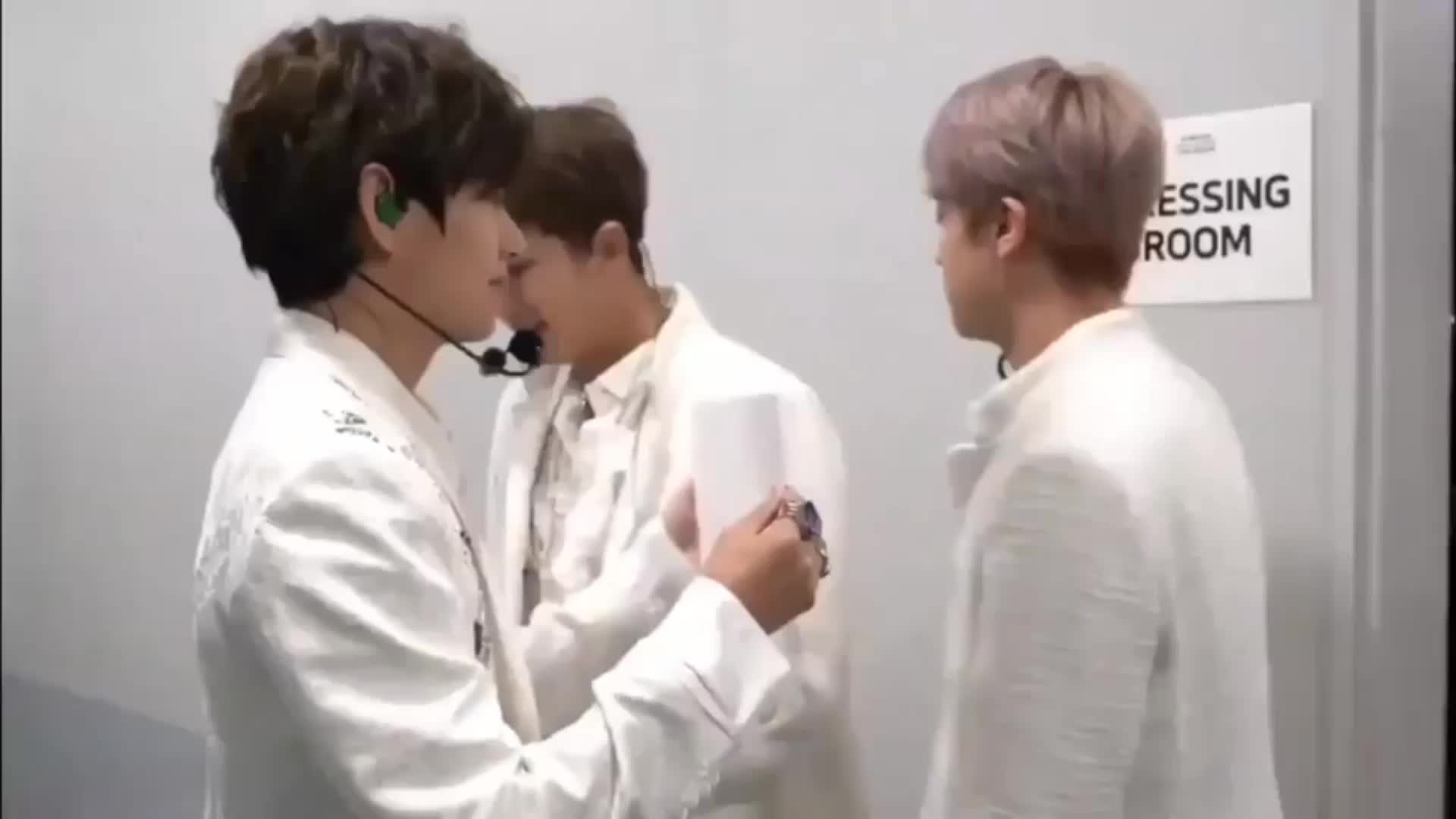 @BTSiah stranger