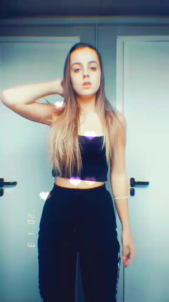 @Rebecca_official03