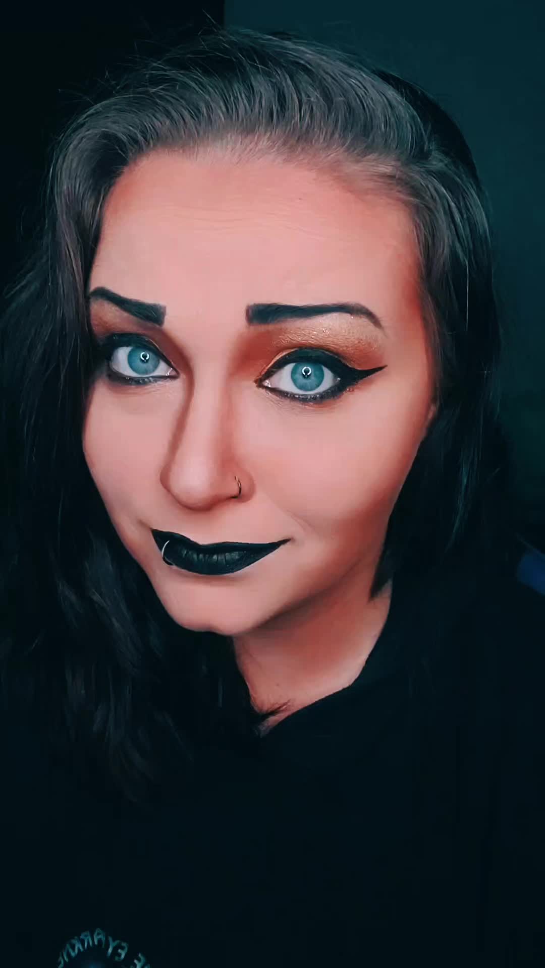 @Blue_Eyed_Darkness