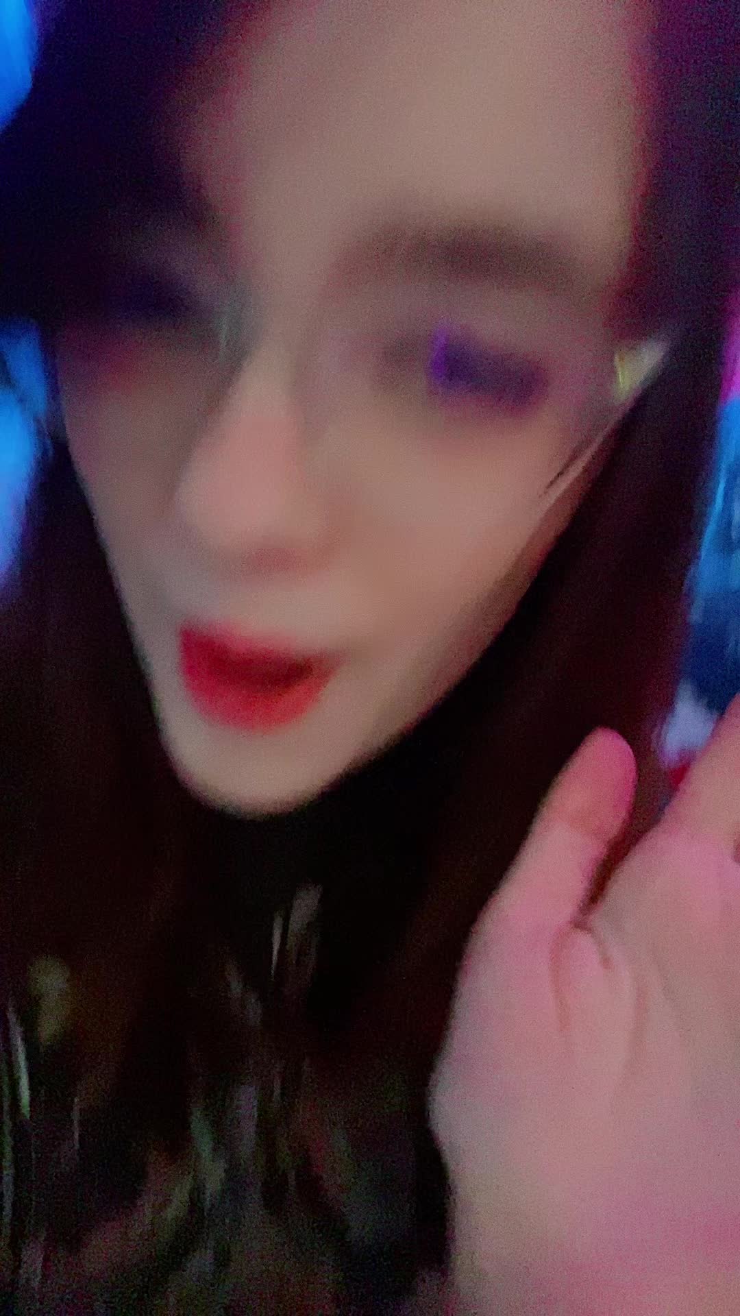 @kat <33