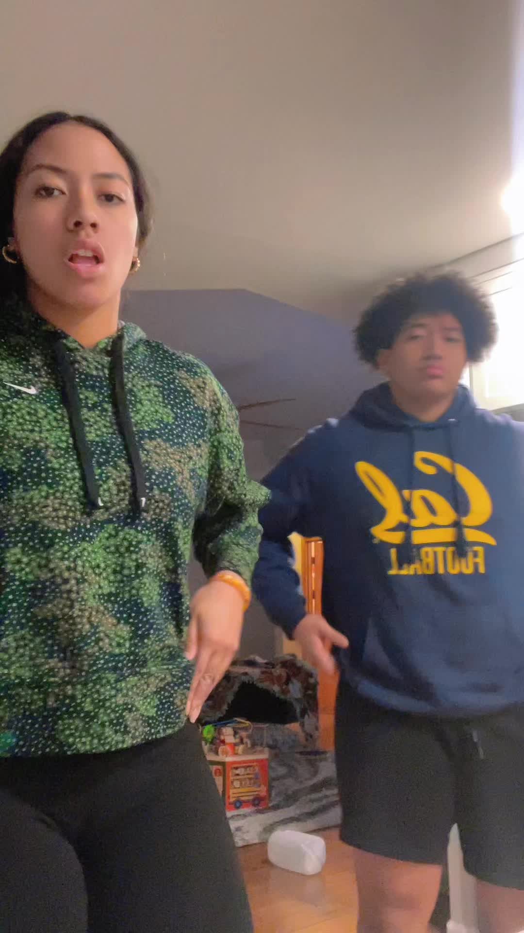 @jackieee