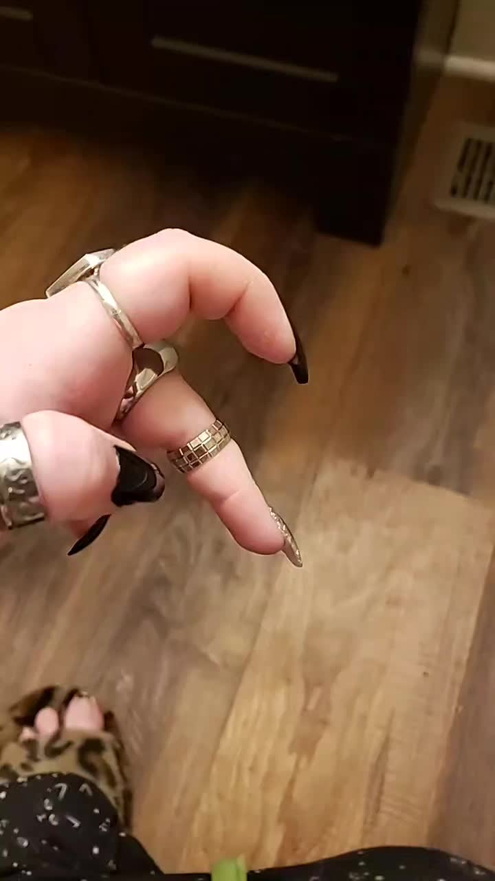 @Bloody_Mary693