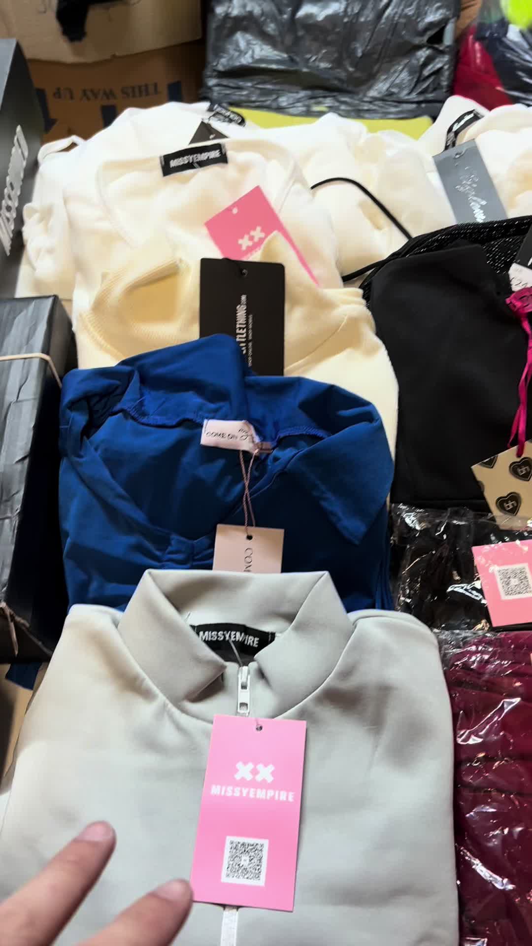 @Luxe Fashion 4 Less