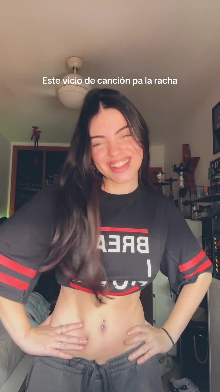@danielaarosteguii