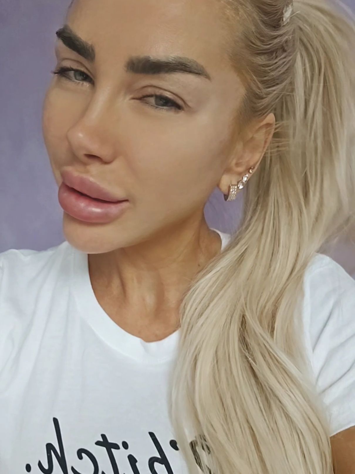 @𝐌𝐄𝐃𝐈 𝐇𝐑𝐈𝐒𝐓𝐎𝐕𝐀