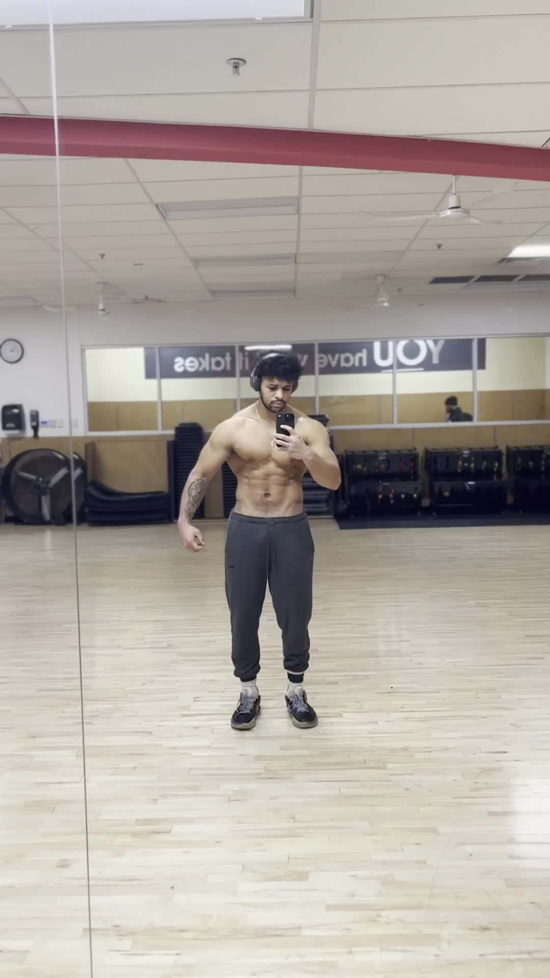 @matthewg0nzo