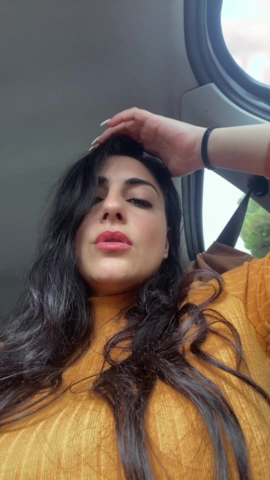 @lalecci_