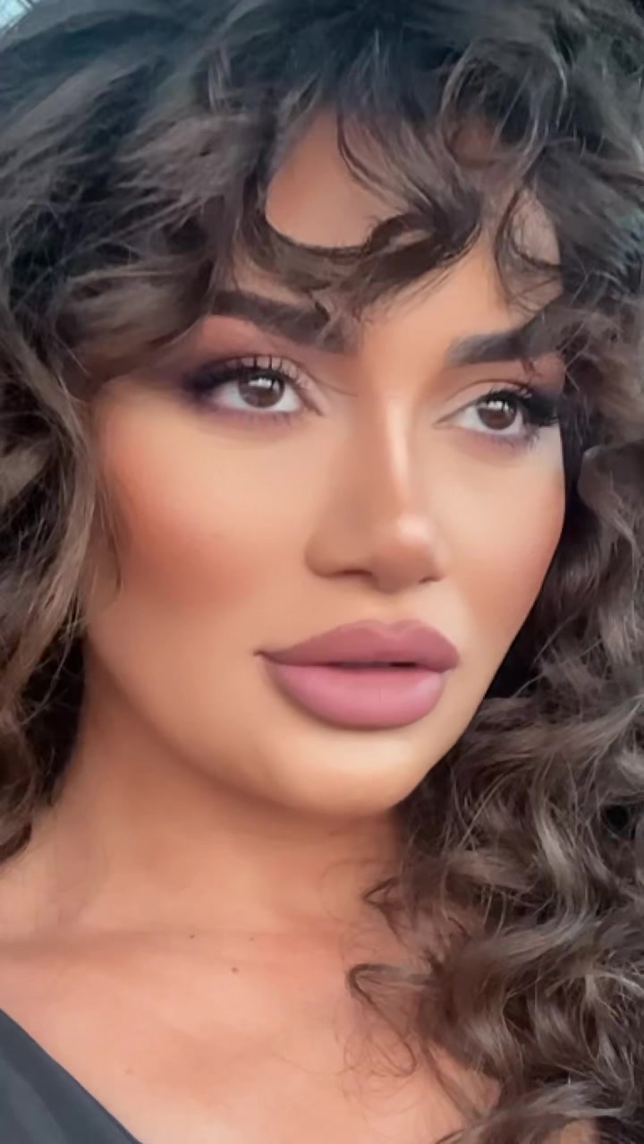 @zeynebheseniofficial