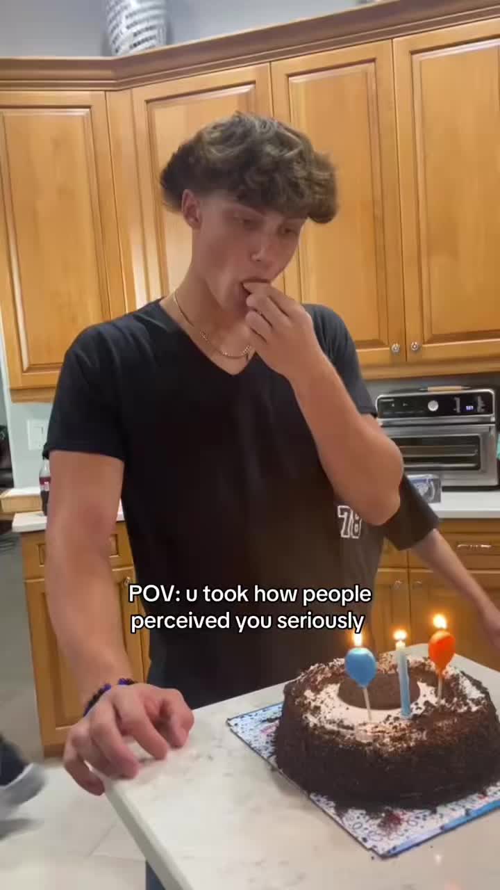 @Hullo