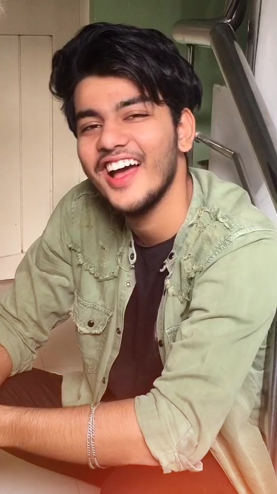 @RAHUL PADHIYAR 😎🔥