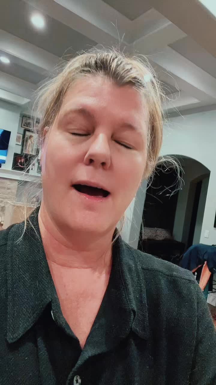 @traciebscrollin