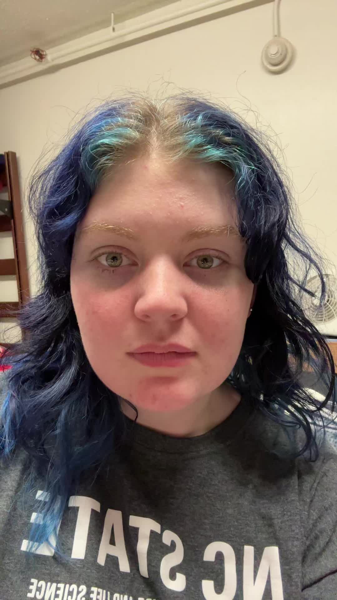 @👻
