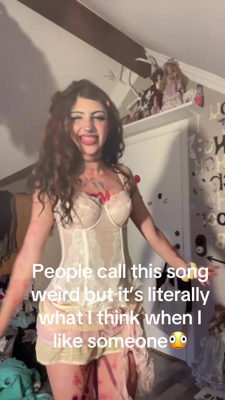 @nia😛😝