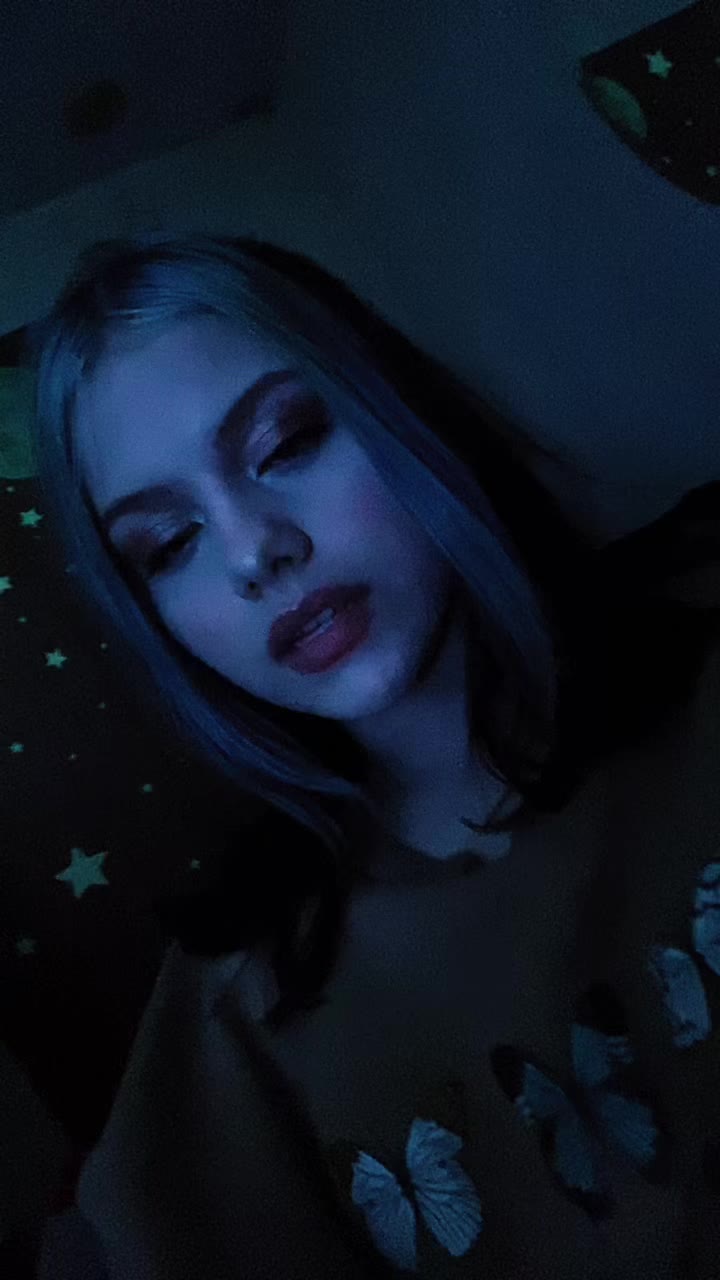 @<3