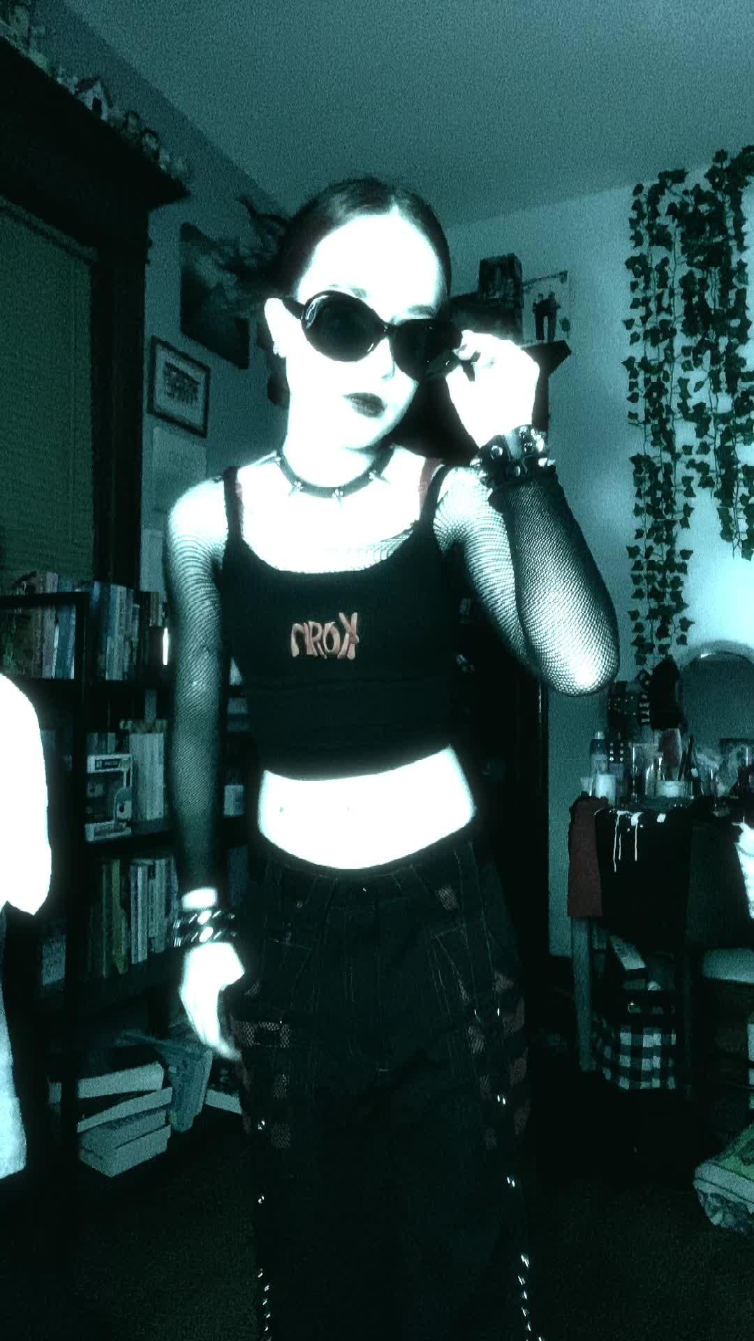 @𝓀𝑒𝓃𝓃𝒾 🖤🦇