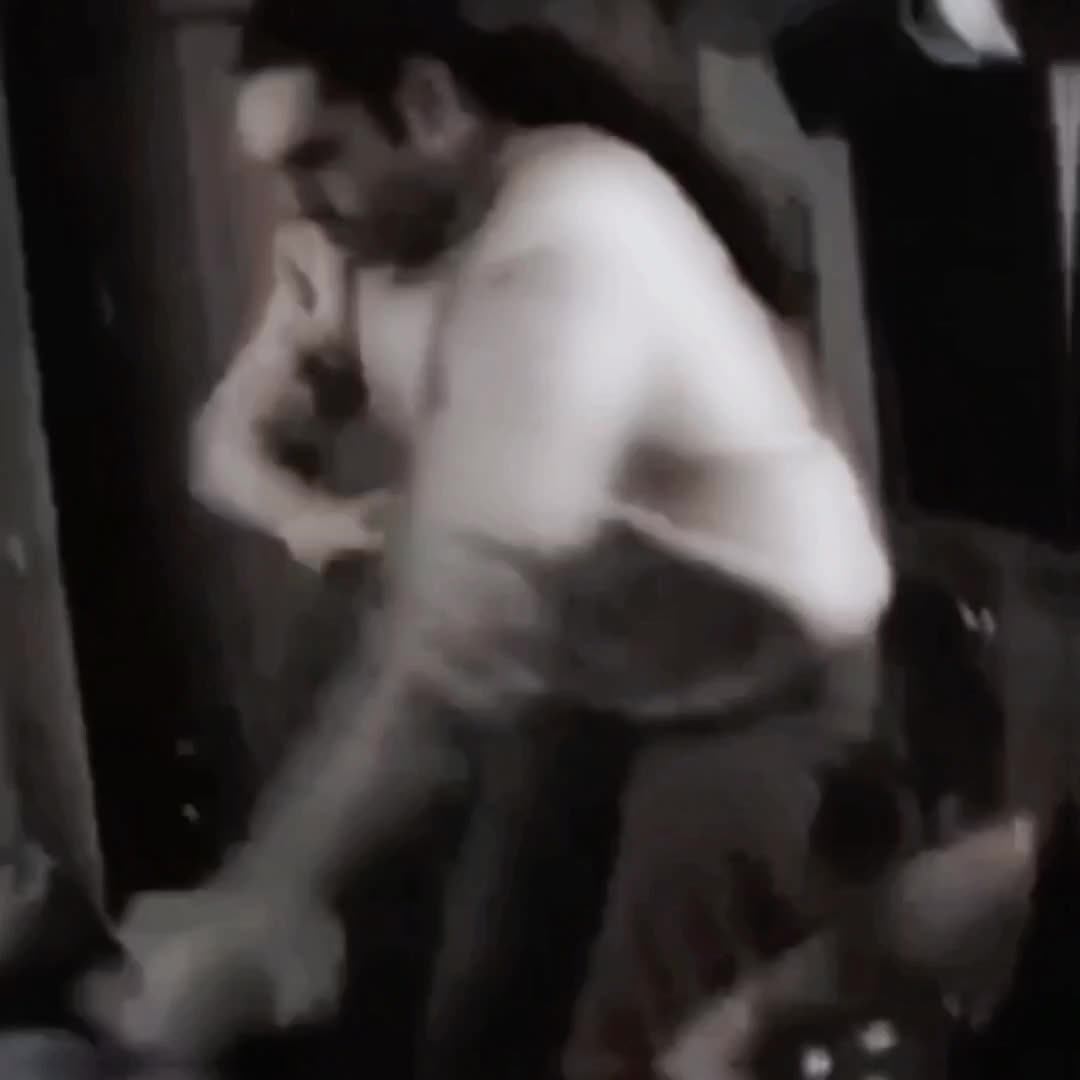 @⊝