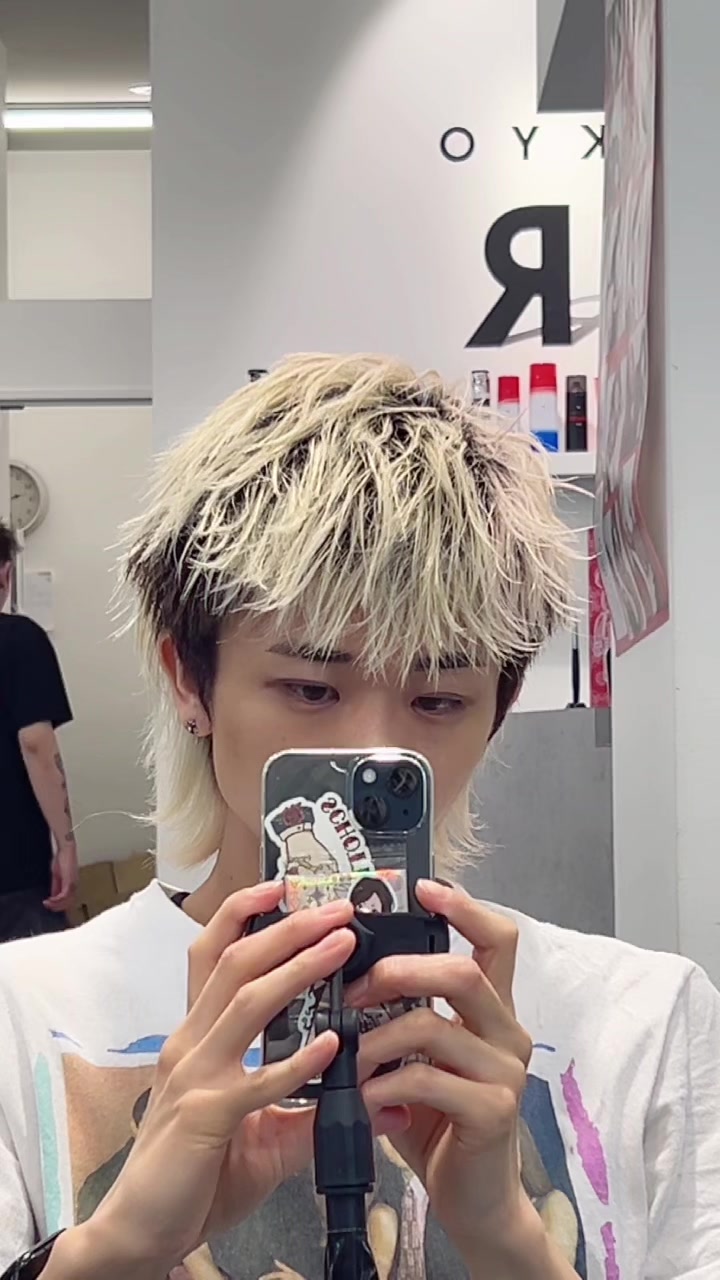 @シュンスケ