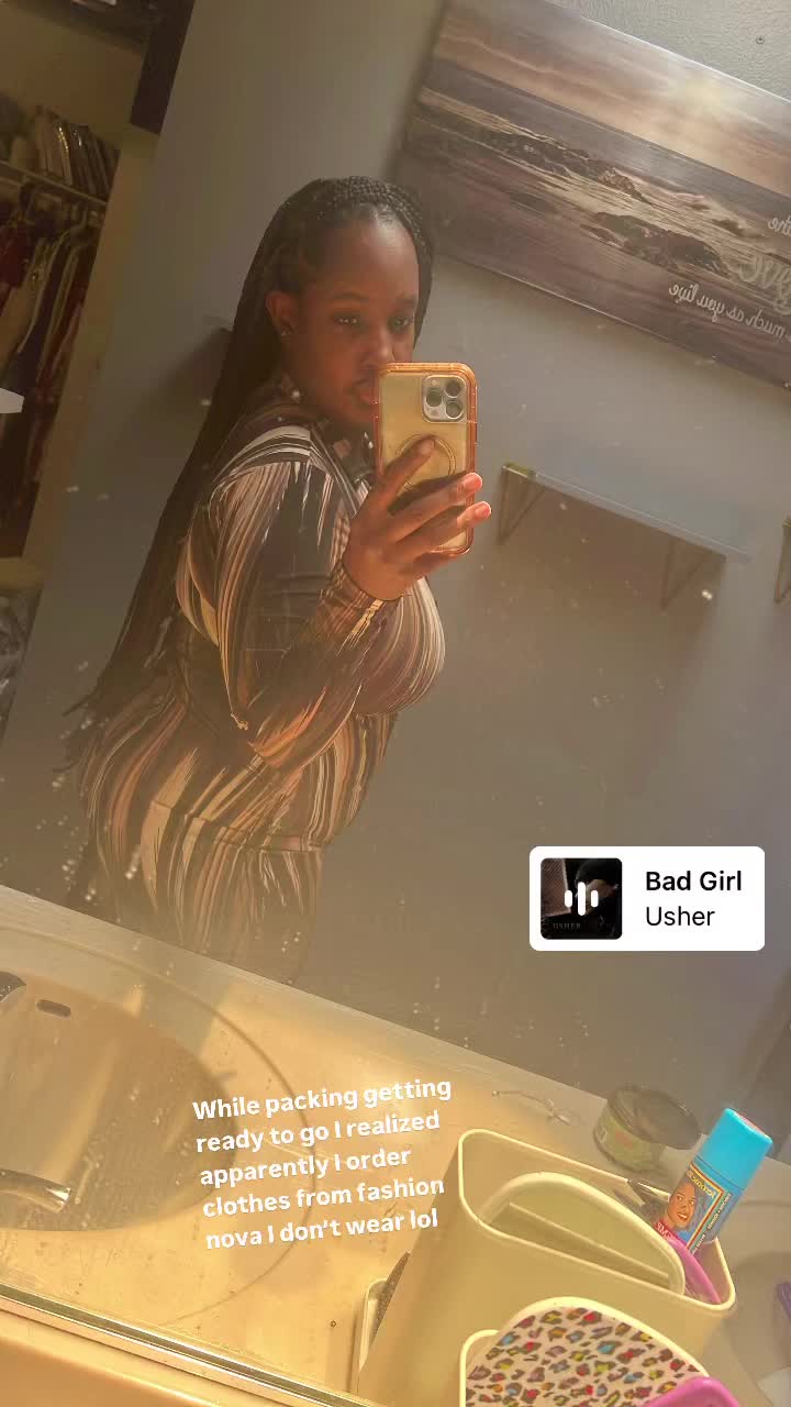 @theelovelymo