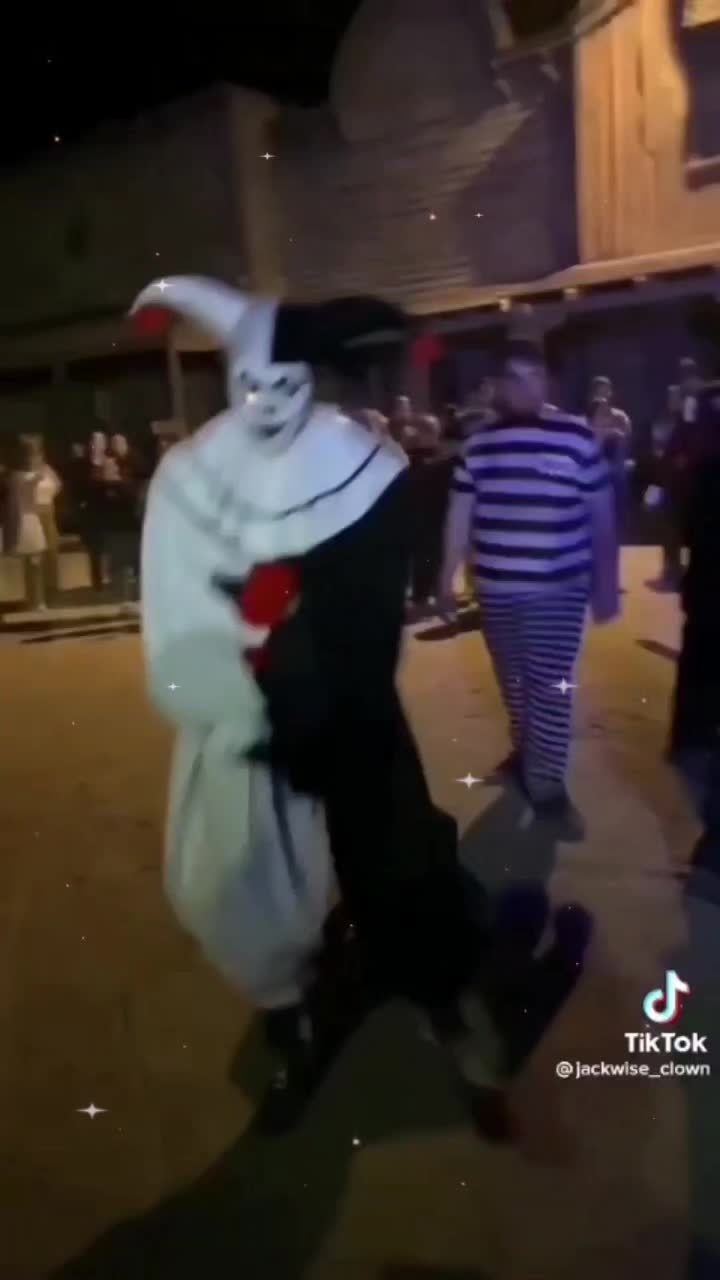 @Bloody_Mary693