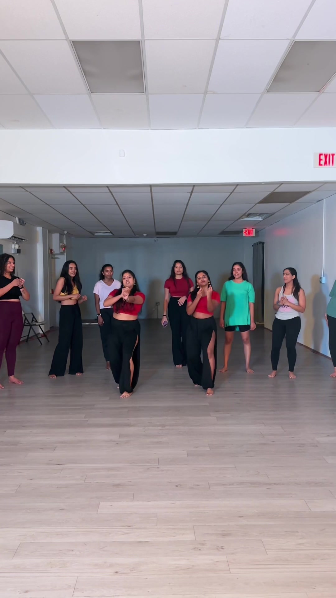 @Desi Moves & Vibes