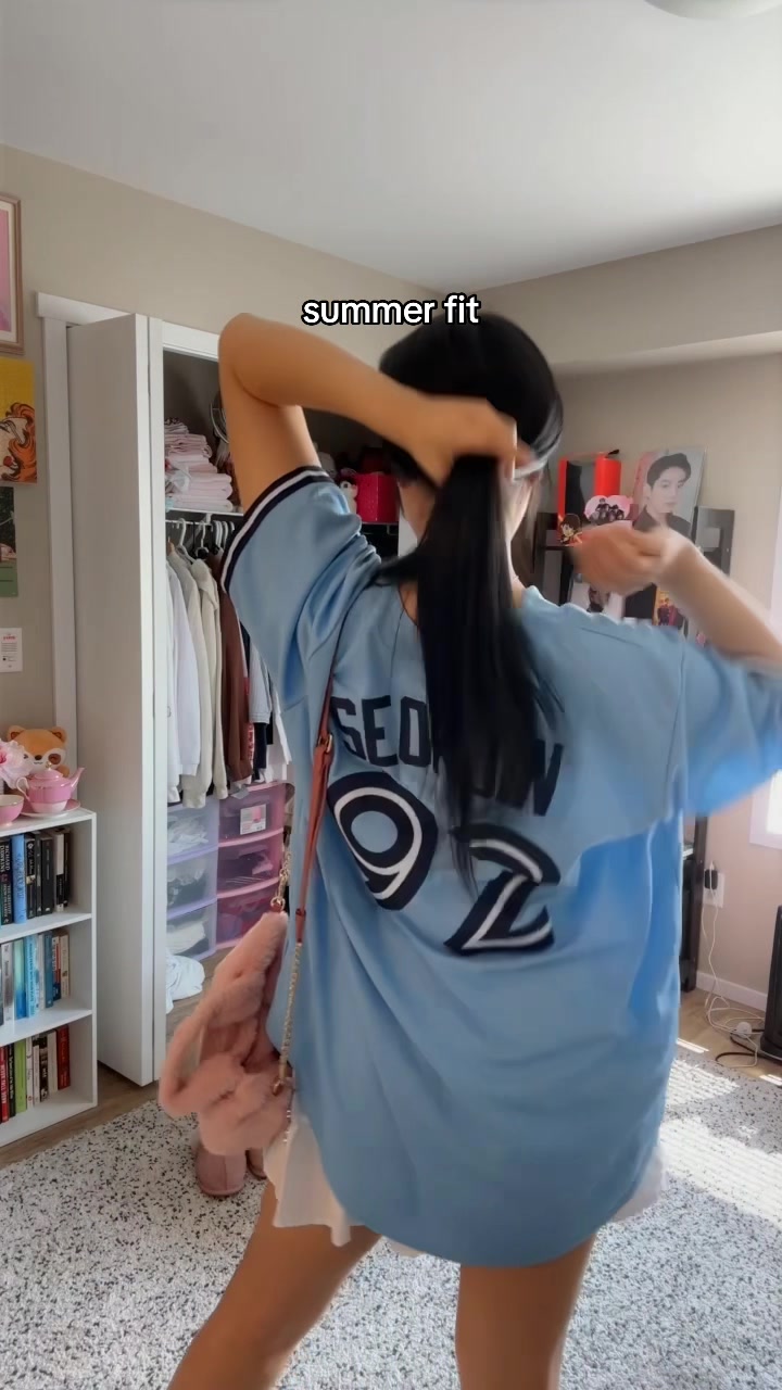 @pickmegirlforseokjin