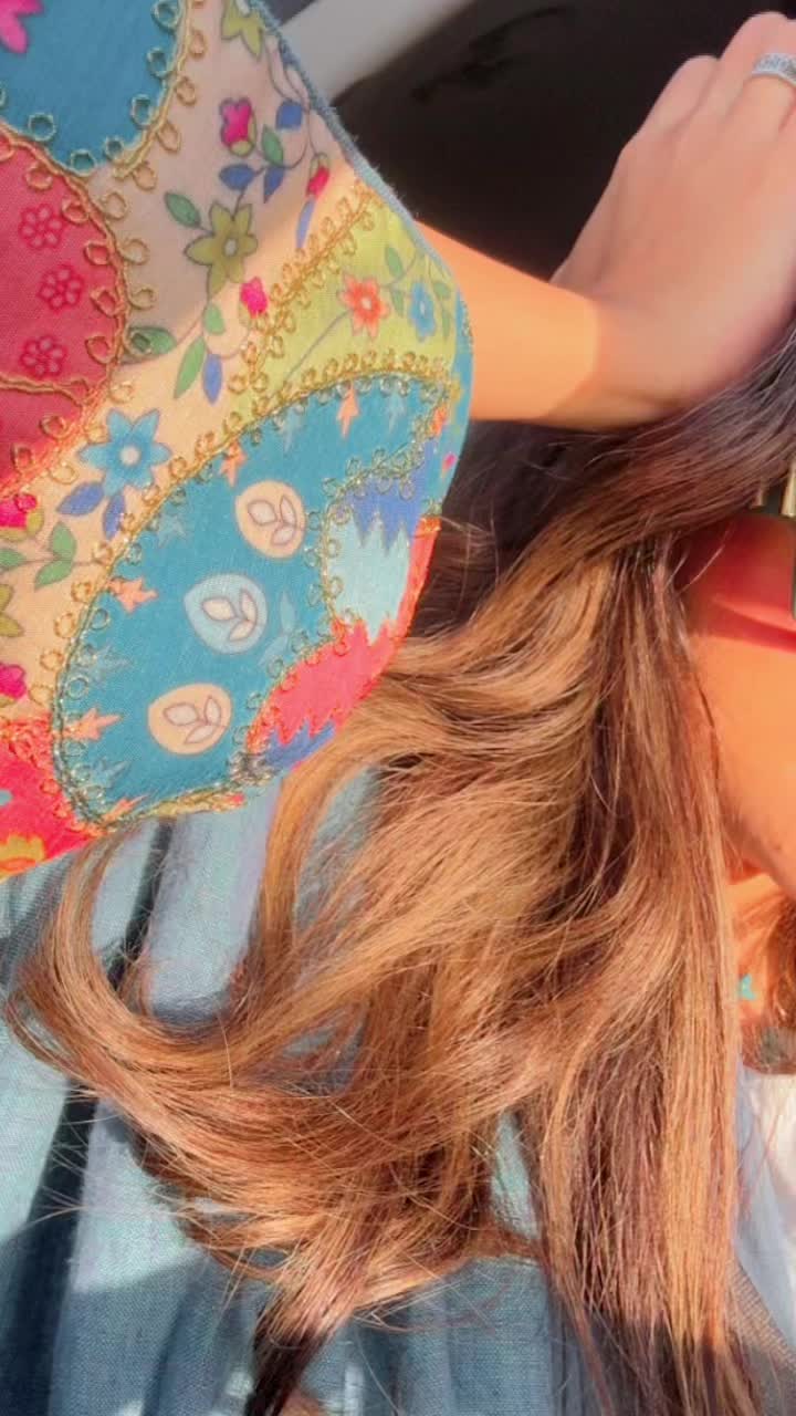 @Bella