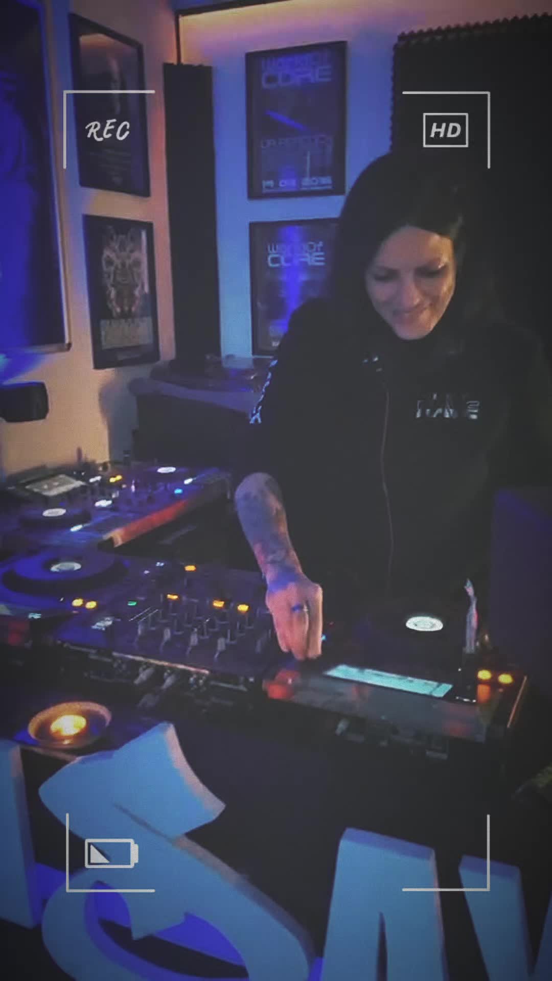 @ChrissChrossOfficial