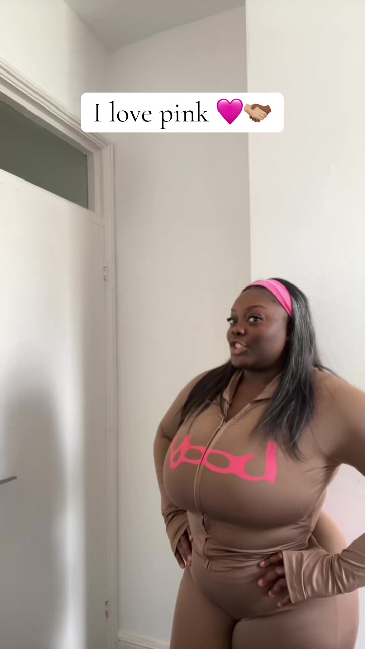 @Eleniaax