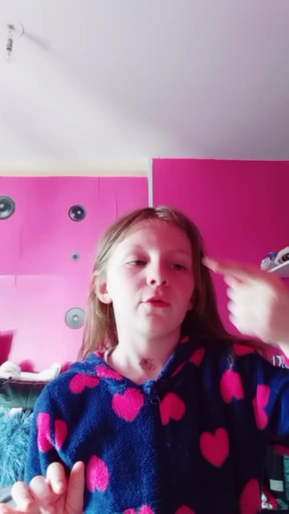 @elyanne
