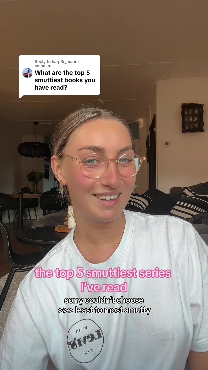 @Zoë Nira 🤍🌶️ 📖