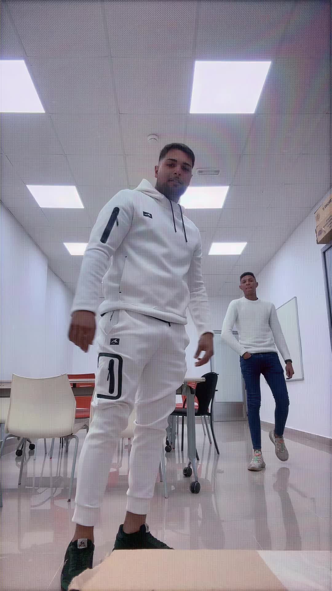 @mooriiitojuan