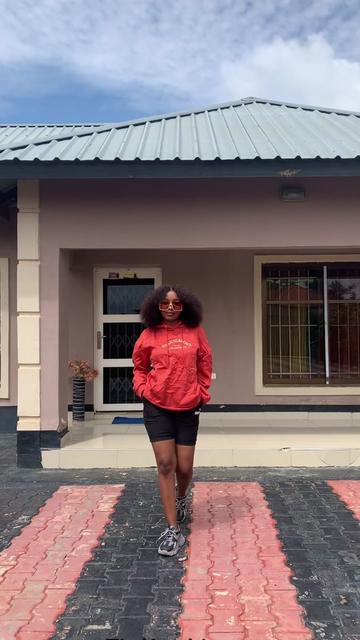 @Shop~With~Chi