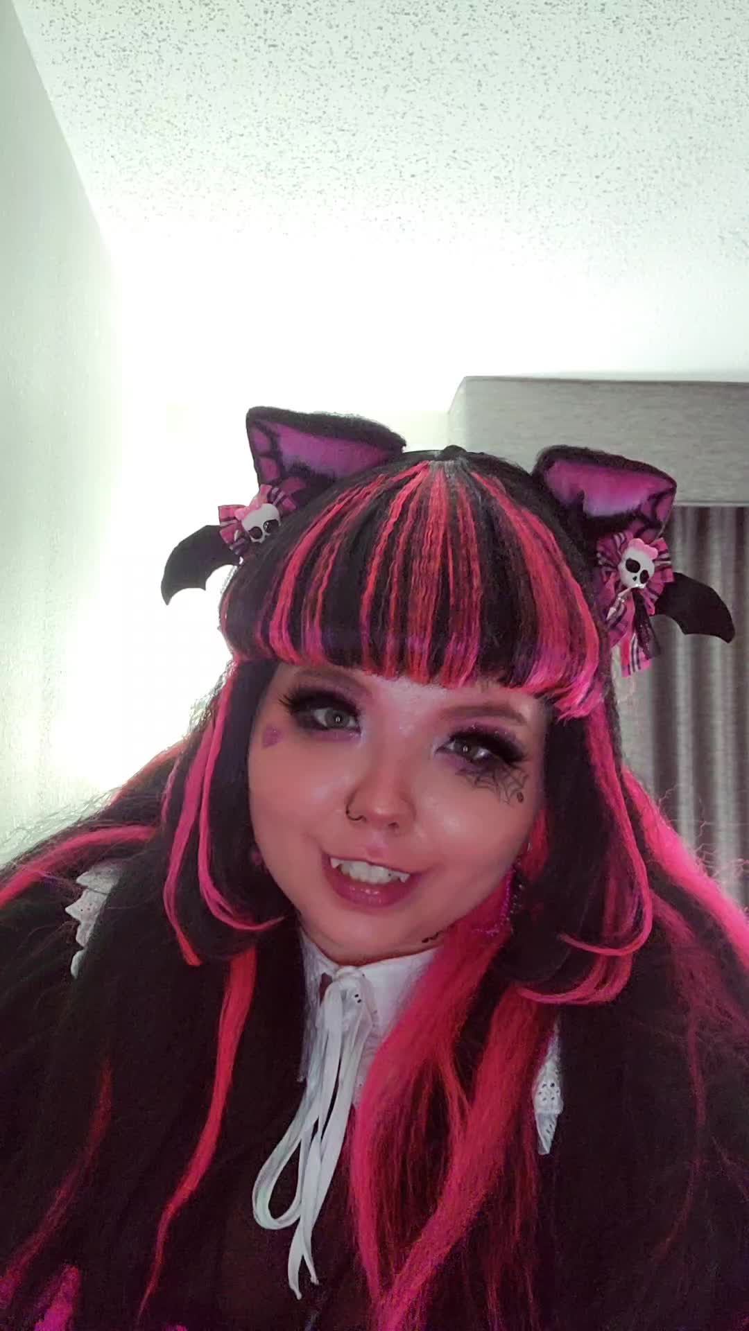 @Lil_Fox_Kit
