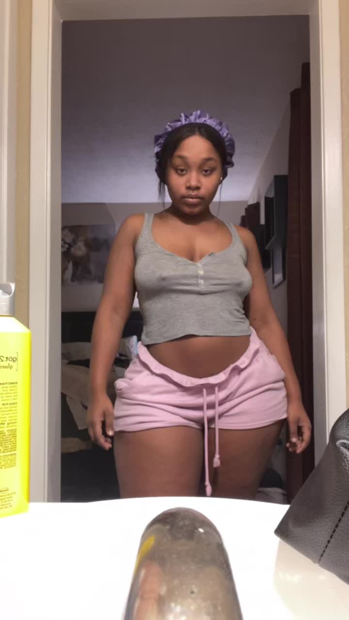 @LovNia_