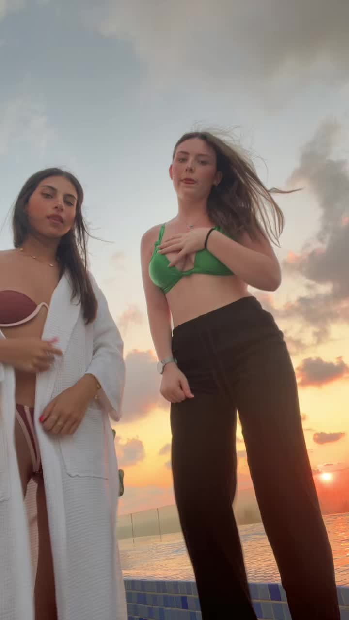 @shiraeliya
