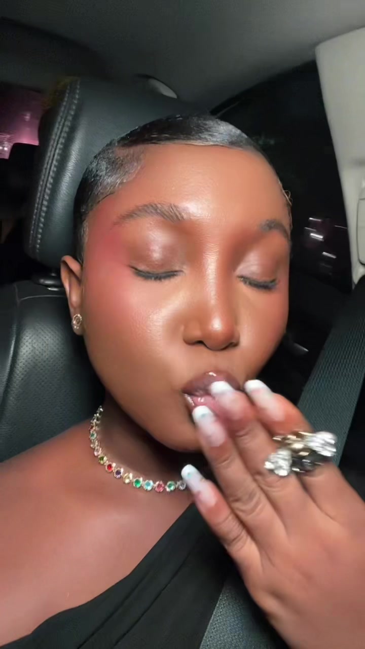 @Lala