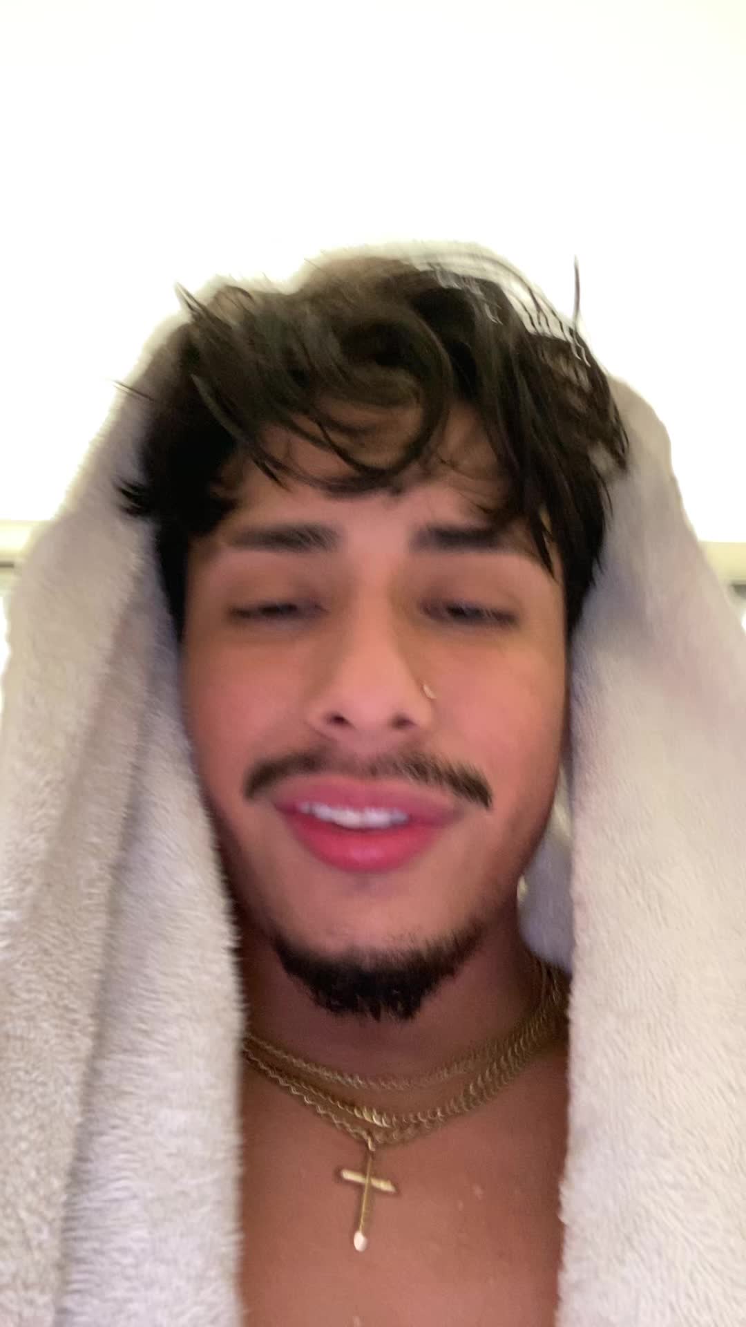 @😁