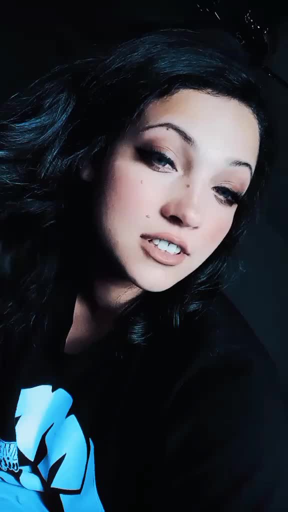 @Yasmyn Woloszyk