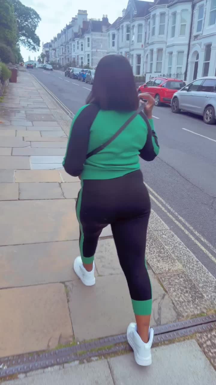 @Cakesbyberry