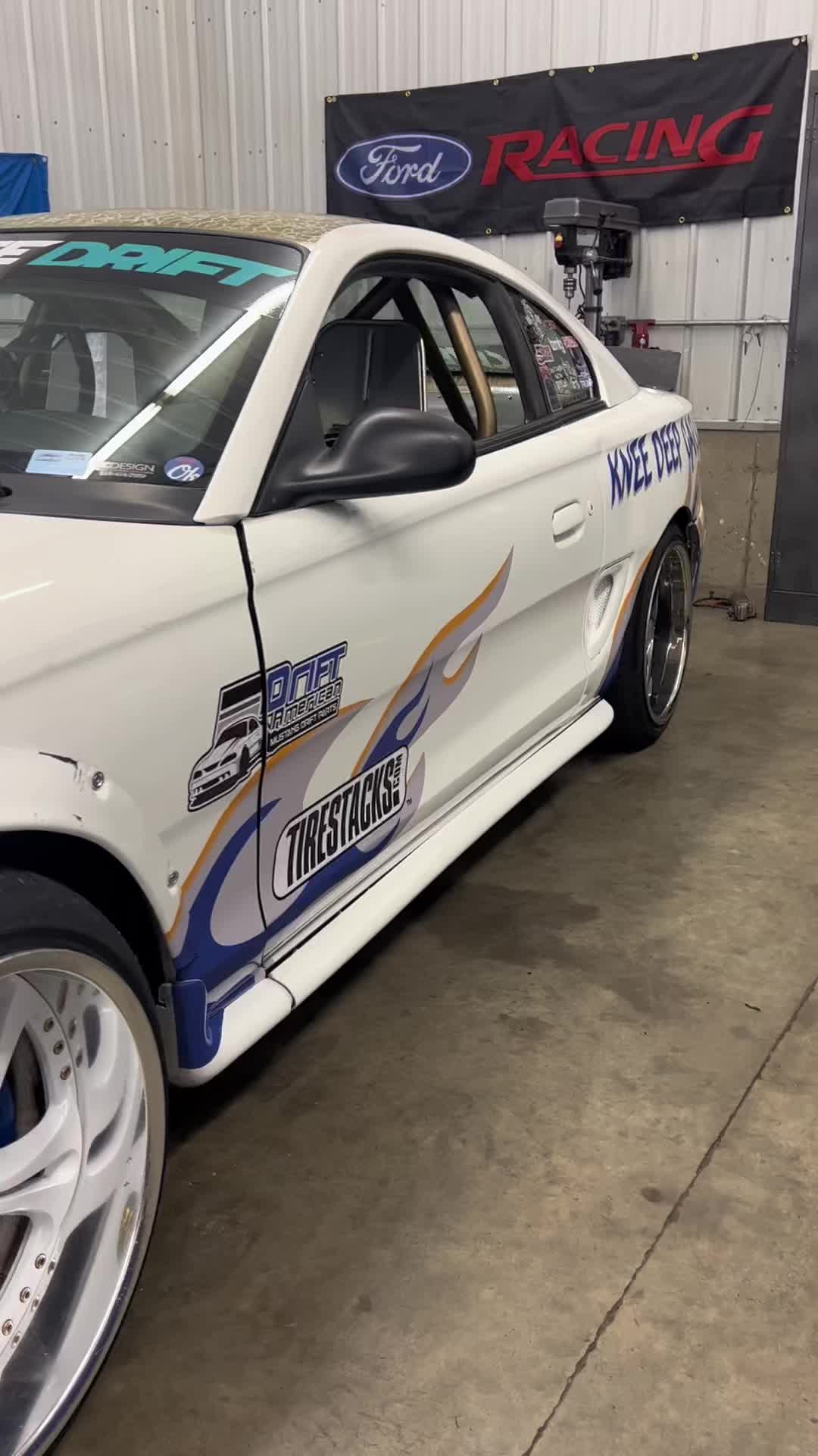 @knee_deep_garage