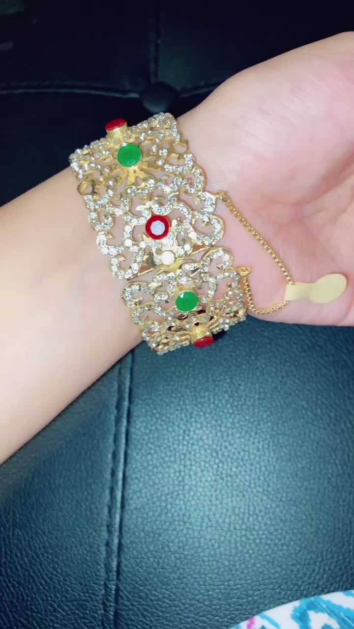 @Mahaaz.Collections
