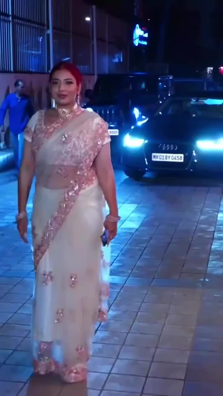 @Jasmine Sandlas