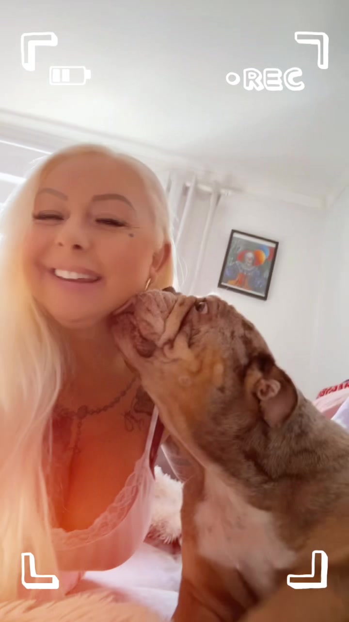 @Melli_777_