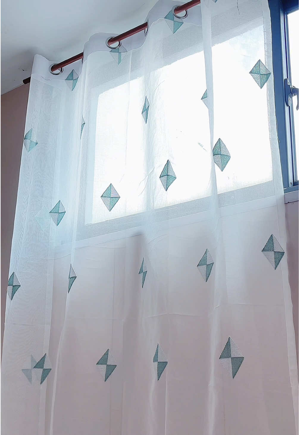 @k.curtain