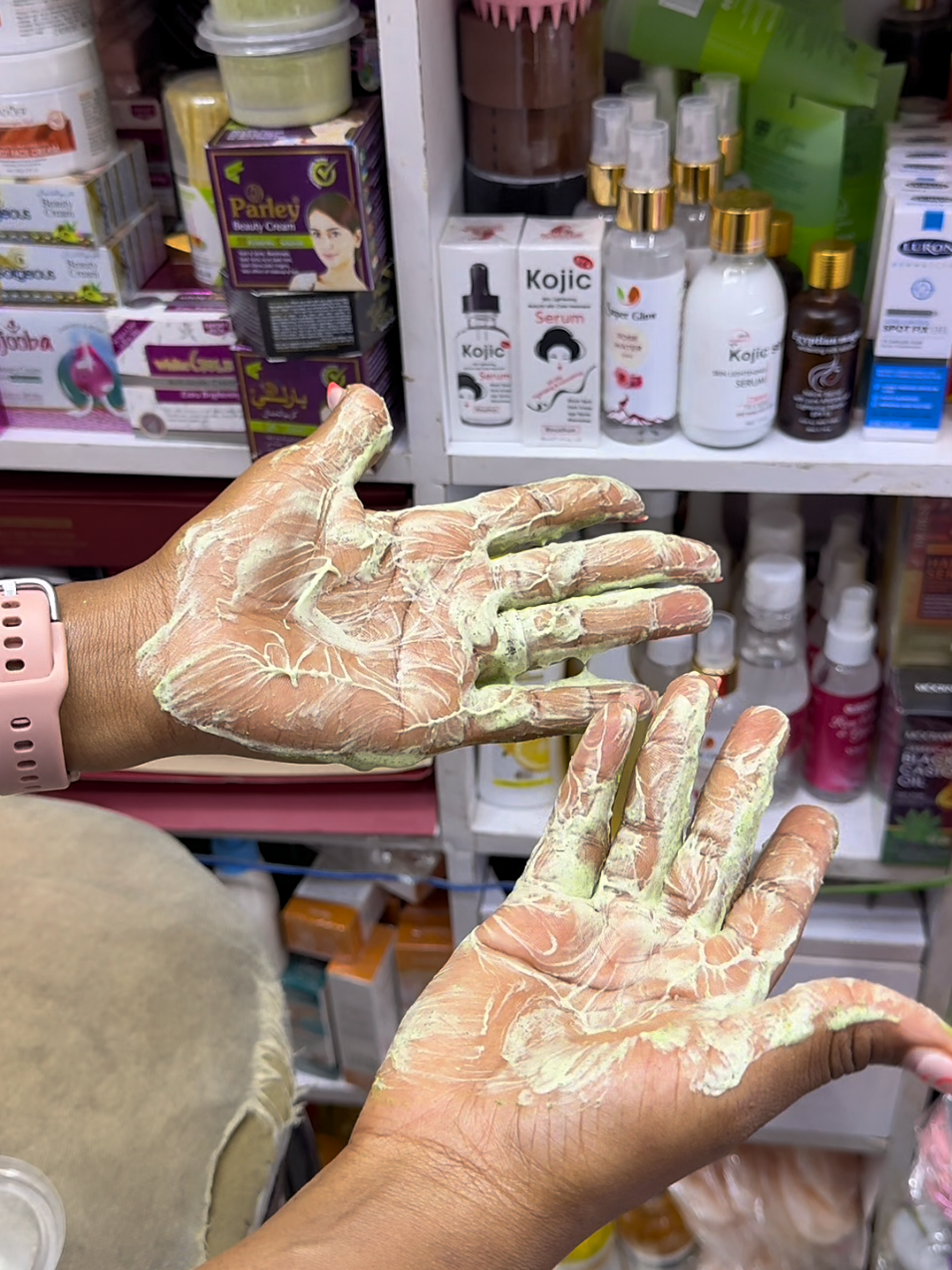 @Glowtik Beauty Essentials