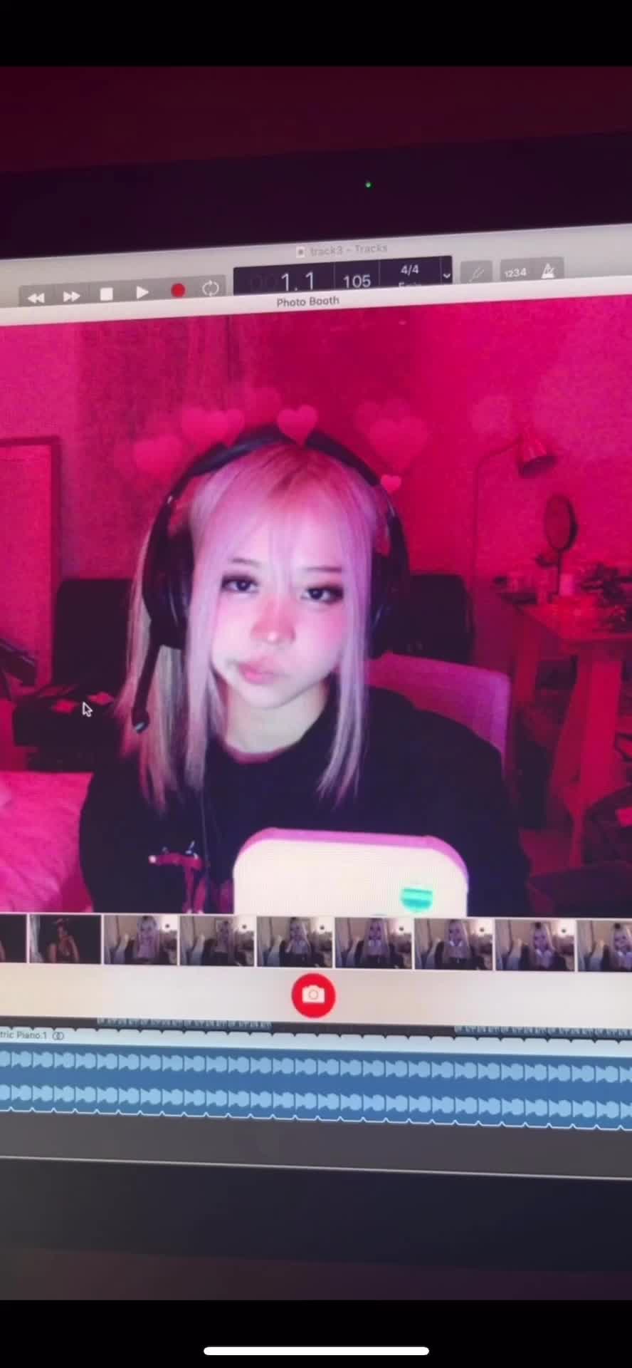 @chloe