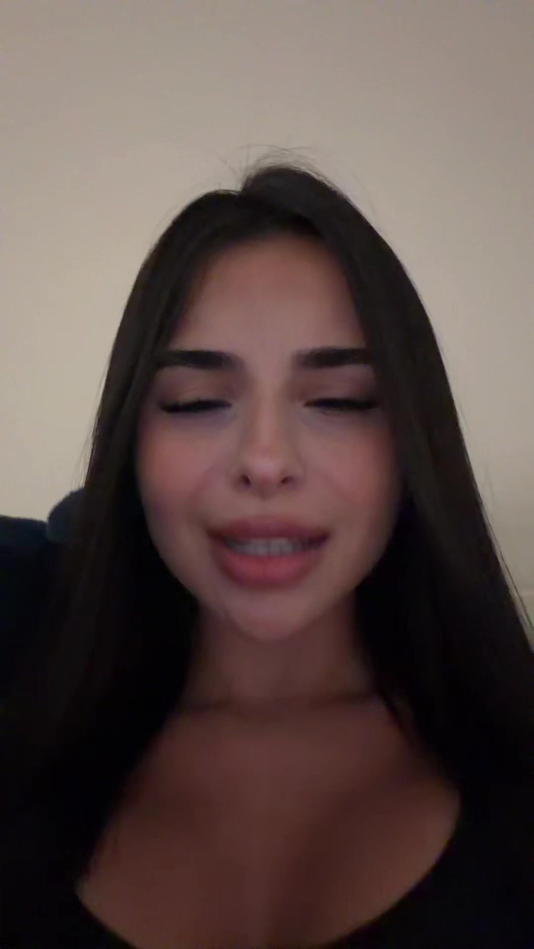 @vickyguez