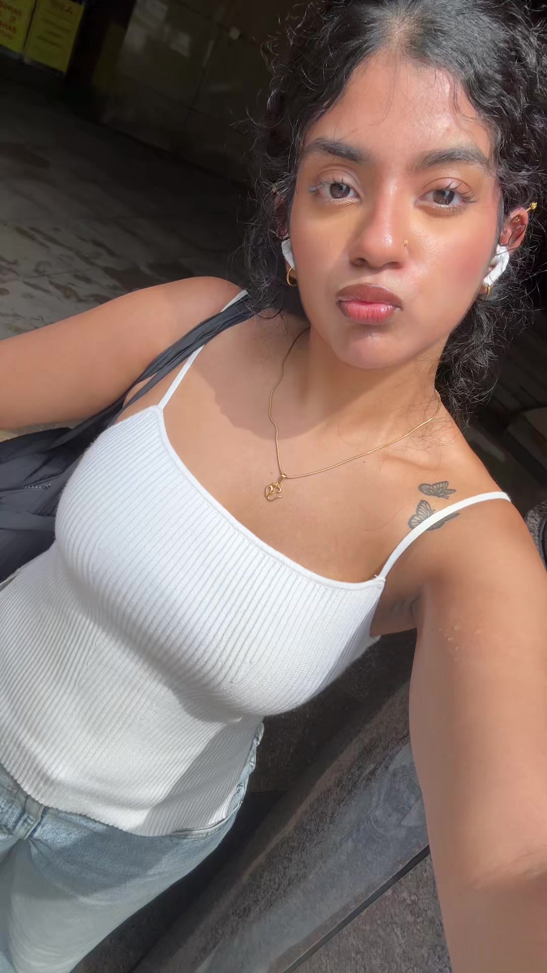 @anazz