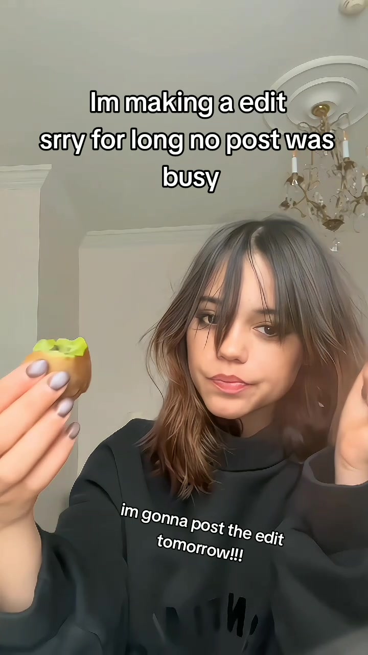 @Jenna_Ortega