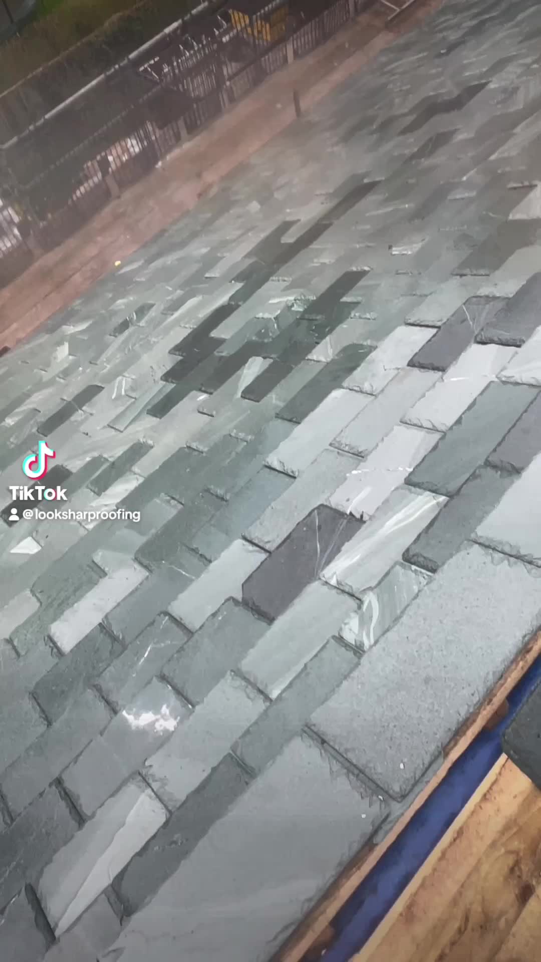 @Look Sharp Roofing